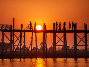 Clip Eva - Ngắm hoàng hôn đẹp nhất thế giới ở cây cầu huyền thoai Ubein đất nước Myanmar