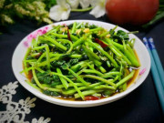 Bếp Eva - Nhiều người chỉ ăn củ cây này, nhưng phần lá mới là "báu vật", đem xào ngon bất chấp