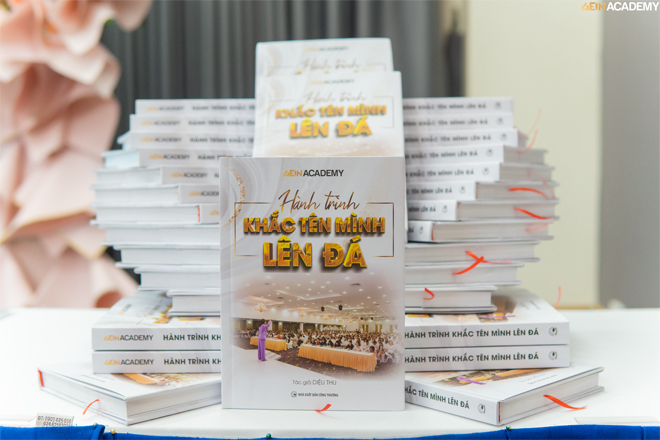 Cuốn sách 246 trang được trình bày cụ thể, mạch lạc, dễ hiểu, bao gồm những bài học về cuộc sống, kinh doanh, lãnh đạo được đúc rút từ chính câu chuyện cuộc đời và kinh nghiệm thực chiến 10 năm làm kinh doanh của tác giả.