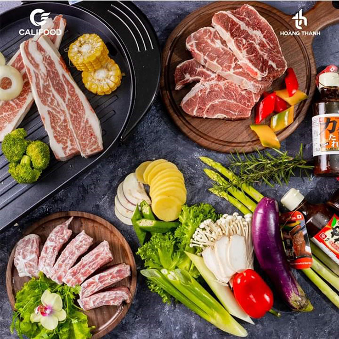 Thay vì đi ăn tại nhà hàng, thực khách sẽ được phục vụ những set đồ ăn tiện lợi, cao cấp ngay tại nhà