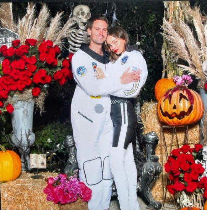 Cô đang là vợ của tỷ phú công nghệ.