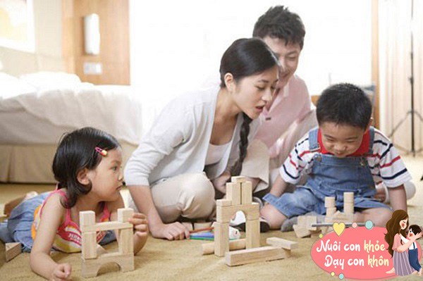 Sự đồng hành, hướng dẫn của cha mẹ rất quan trọng trong quá trình phát triển của trẻ. 