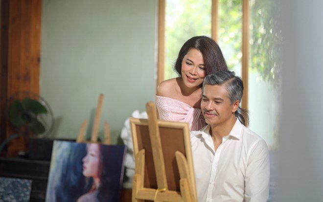 Khi nghe tiêu đề MV, nhiều người không khỏi tò mò bởi từ trước đến nay, nữ ca sĩ luôn khiến nhiều người ngưỡng mộ bởi cuộc sống hôn nhân viên mãn, hạnh phúc bên ông xã đại gia và các con.