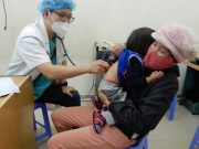 Sức khỏe - Trẻ nhập viện vì mặc đồ kiểu này mùa lạnh, BS bày chiêu giữ ấm mẹ nhất định phải biết