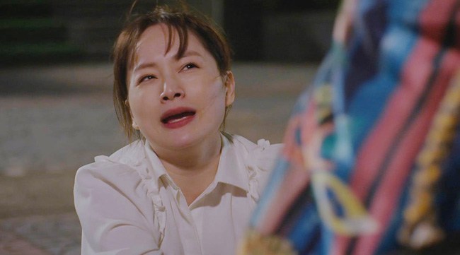 Hậu trường Thương Ngày Nắng Về: Cảnh con dâu nôn vào mẹ chồng.