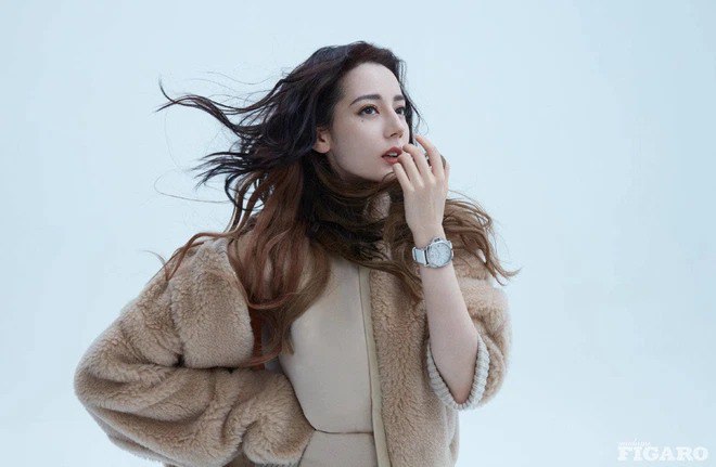 Địch Lệ Nhiệt Ba là mỹ nhân Tân Cương nổi tiếng Cbiz.