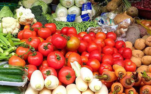 Những ngày gần đây, giá cà chua tại các chợ dân sinh tăng mạnh, nhiều nơi tăng gấp 2 - 3 lần so với trước đó. Ảnh minh họa 