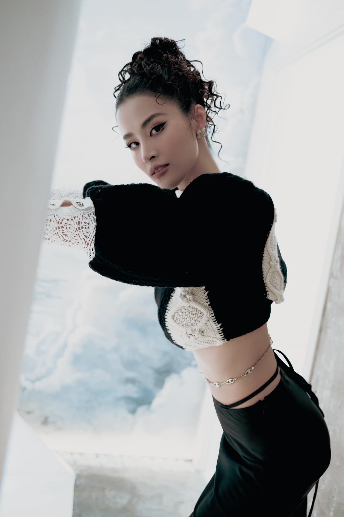 Bí quyết lấy lại dáng thon thần tốc sau sinh của Đông Nhi - 8