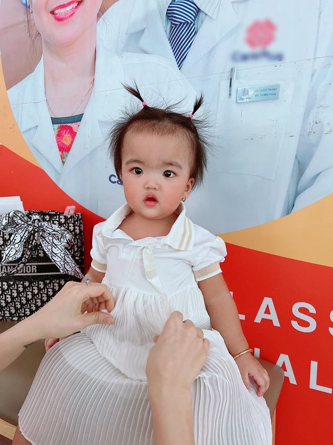 Sao Việt 24h: Loạt biểu cảm amp;#34;tấu hàiamp;#34; của con gái Mạc Văn Khoa, đúng chuẩn con nhà nòi - 2