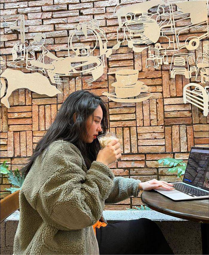 amp;#34;Cô giáoamp;#34; Minh Thu lộ vòng 2 to bất thường, rộ nghi vấn mang thai - 2