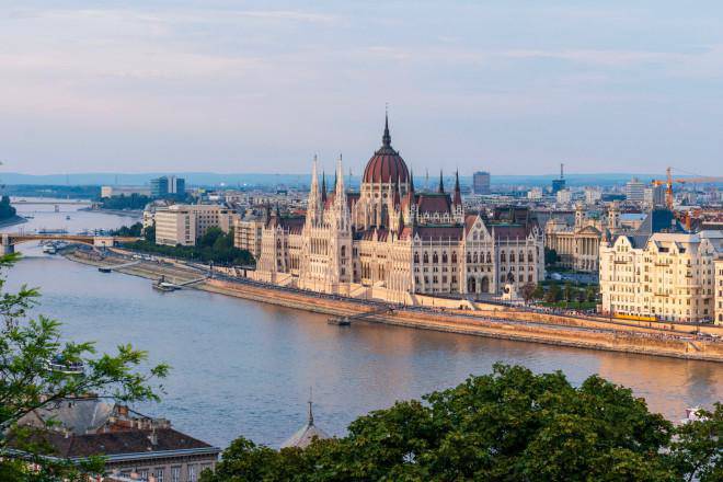 Sông Danube đoạn chảy qua thủ đô Budapest của Hungary. Ảnh: Ervin Lukacs.