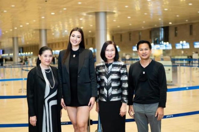  Anchilee khi trở về nhà chỉ có vài người tới đón.