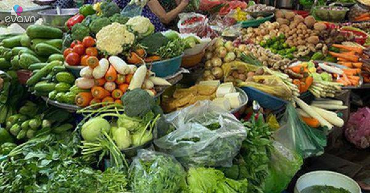 3 loại rau quả bán đầy chợ được kích thích tăng trưởng lớn nhanh như thổi
