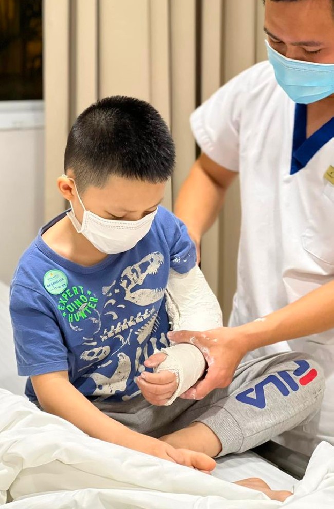 Con trai gặp tai nạn phải nhập viện, việc đầu tiên BTV đông con nhất VTV làm quá kỳ lạ - 6