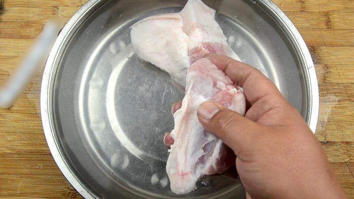 Rã đông thịt lợn, dùng 2 nguyên liệu này, chỉ 10 phút là mềm ngay, tươi ngon như mới - 5