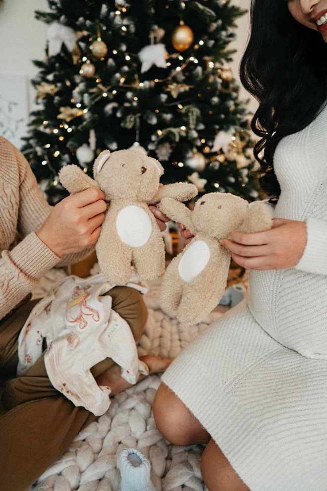 Anh hồi hộp chờ đón món quà Noel to bự.