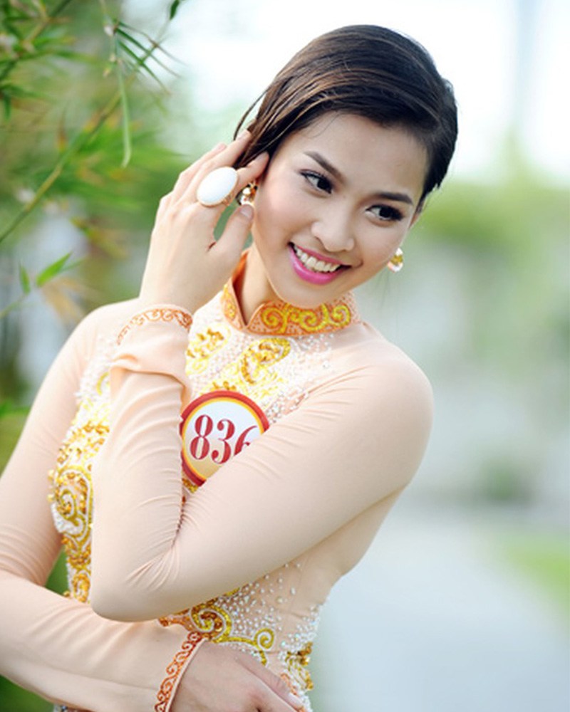 Cụ thể, Vương Thu Phương bị gạch tên trước Chung kết Hoa hậu Việt Nam 2012 vì giấu chuyện từng kết hôn. Sau sóng gió, người đẹp khá hạn chế tham gia các sự kiện giải trí, chỉ dự một vài event thân quen và trình diễn thời trang.
