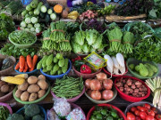 Tiêu dùng - 'Bỏng tay' với giá rau củ tăng dựng đứng gấp 2-3 lần