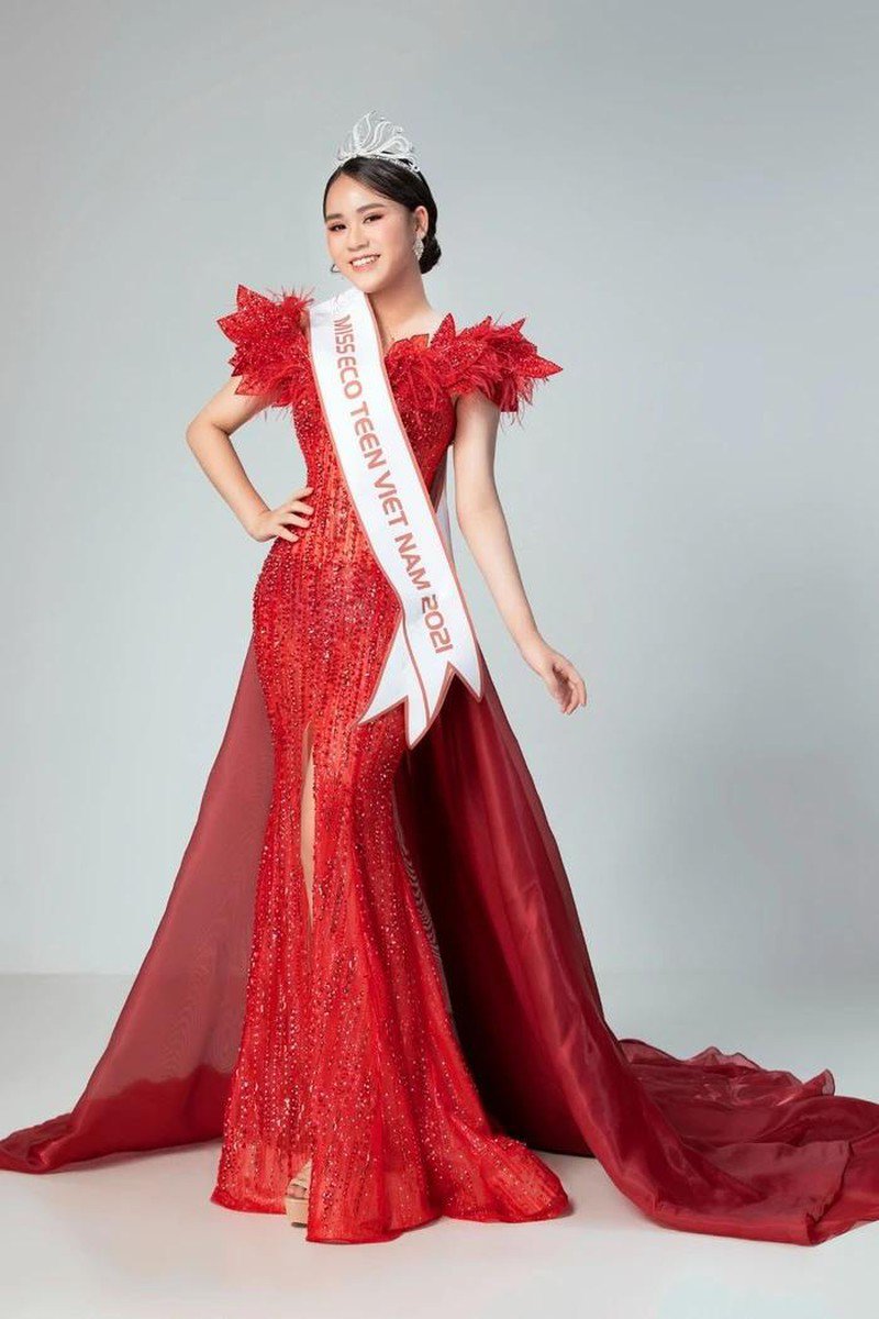 Hoa khôi nhí Cần Thơ chưa đi thi, bạn thân 14 tuổi đã đoạt vương miện Hoa hậu quốc tế - 3