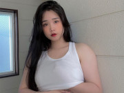 Làm đẹp - Tìm ra đối thủ của hot girl Hải Dương, vòng một to đến mức cổ áo phải dãn ra