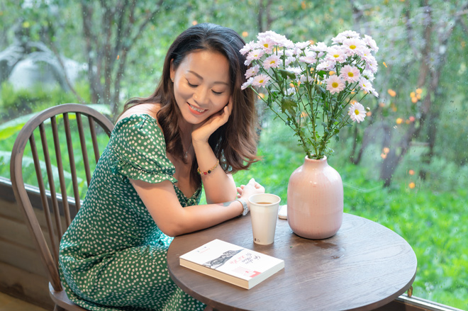 Vẻ đẹp của người đàn bà đi qua giông gió - 4