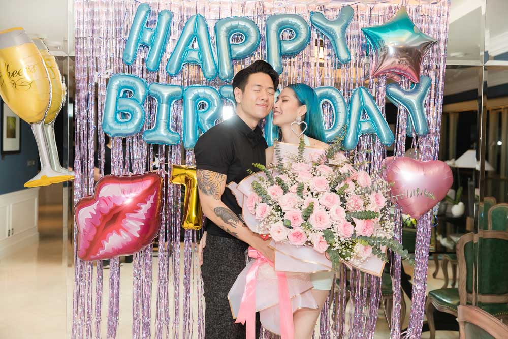 TyhD Thuỳ Dương được bạn trai Michael Trương tổ chức sinh nhật sớm bất ngờ.