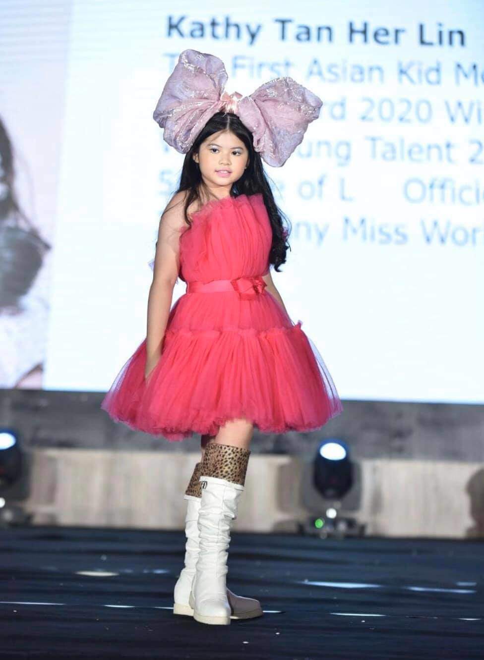 Trước khi Đỗ Hà rời Miss World, nhiễm Covid-19, bé gái Việt đã đoạt vương miện HH nhí Thế giới - 9