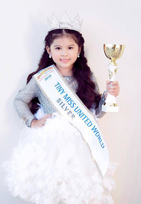 Trước khi Đỗ Hà rời Miss World, nhiễm Covid-19, bé gái Việt đã đoạt vương miện HH nhí Thế giới - 3