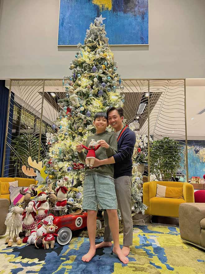 Cường Đôla khoe ảnh gia đình đón Giáng sinh, từ chối thẳng khi Đàm Thu Trang muốn mua xe tặng - 4