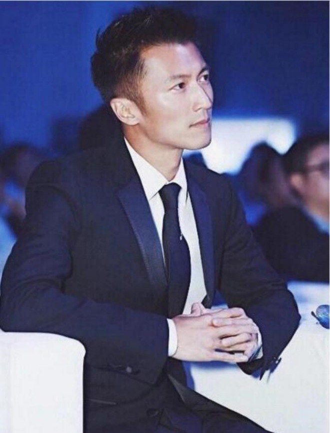 Tạ Đình Phong đã lâu chẳng đoái hoài đến các con.