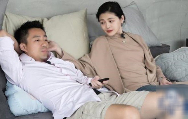 Uông Tiểu Phi qua lại với người mới khi chưa ly hôn?