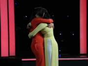 Giải trí - Diva Mỹ Linh bất ngờ gặp lại bạn cũ sau gần 30 năm, ôm chầm lấy nhau vỡ òa