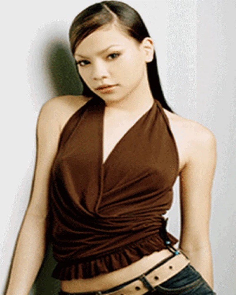 Hồ Ngọc Hà bước vào showbiz từ năm 15 tuổi với chiều cao 1m73. Khi ấy, cô là người mẫu, từng đạt giải Nhì Siêu mẫu Hà Nội 2000, giải Nhất Siêu mẫu Việt Nam 2001, giải Nhì cuộc thi Tìm kiếm Siêu mẫu châu Á 2002...
