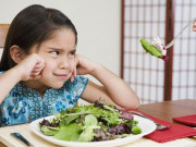 Sức khỏe - Ai cũng nghĩ dụ trẻ ăn nhiều rau là tốt nhưng ăn rau kiểu này chỉ hại đủ đường