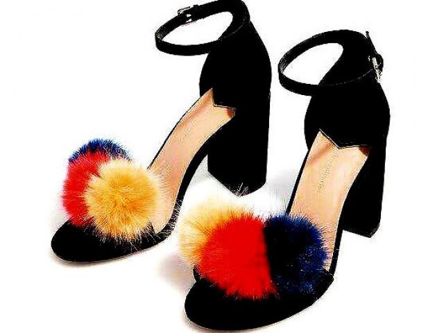 Trắc nghiệm tâm lý: Bạn nghĩ đôi giày nào là đắt nhất?