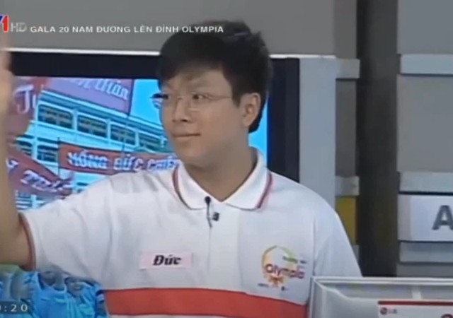 Nguyễn Hồng Đức về nhì đầy tiếc nuối trong trận chung kết Đường Lên Đỉnh Olympia 2005.