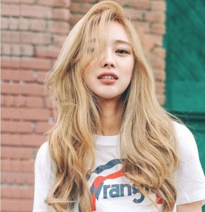 Top 7 màu tóc nâu vàng mang phong cách Hàn Quốc siêu hot, được ưa chuộng nhất hiện nay  - 6