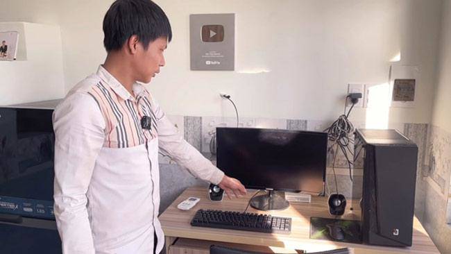 Góc làm việc của Lộc