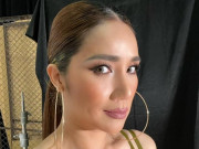 Giải trí - Sexy ngày cuối năm lấp ló ngực căng tròn, MC Cát Tường gay gắt khi bị chê "quá lứa"