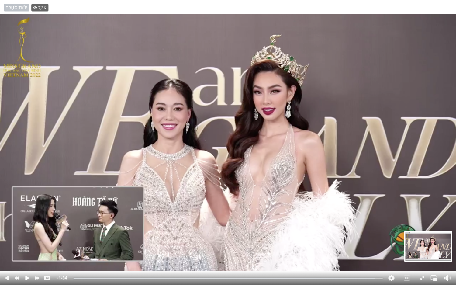 Bà trùm hoa hậu Phạm Kim Dung cùng xuất hiện trên thảm đỏ với đương kim Miss Grand 2021 Nguyễn Thúc Thuỳ Tiên. Cả 2 tông xuyệt tông thiết kế xuyên thấu màu trắng lộng lẫy.
