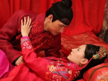 Ngượng ngùng bí kíp phòng the thời xưa khiến các cô dâu phải đỏ mặt xin mẹ đẻ chỉ giáo