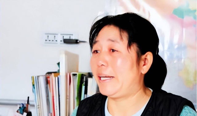 Nhặt người phụ nữ ăn xin về làm vợ, 21 năm sau người chồng bàng hoàng khi biết danh tính thật của vợ - 1