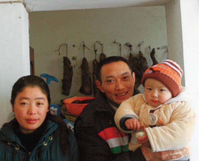 Nhặt người phụ nữ ăn xin về làm vợ, 21 năm sau người chồng bàng hoàng khi biết danh tính thật của vợ - 3