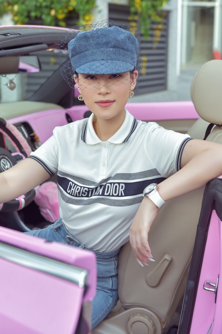 Danh tính mỹ nhân bế con trai amp;#34;Ông hoàng nhạc Việtamp;#34; từ bé: Dư tiền thừa nhan sắc, đốt bạc tỷ giữ body - 5