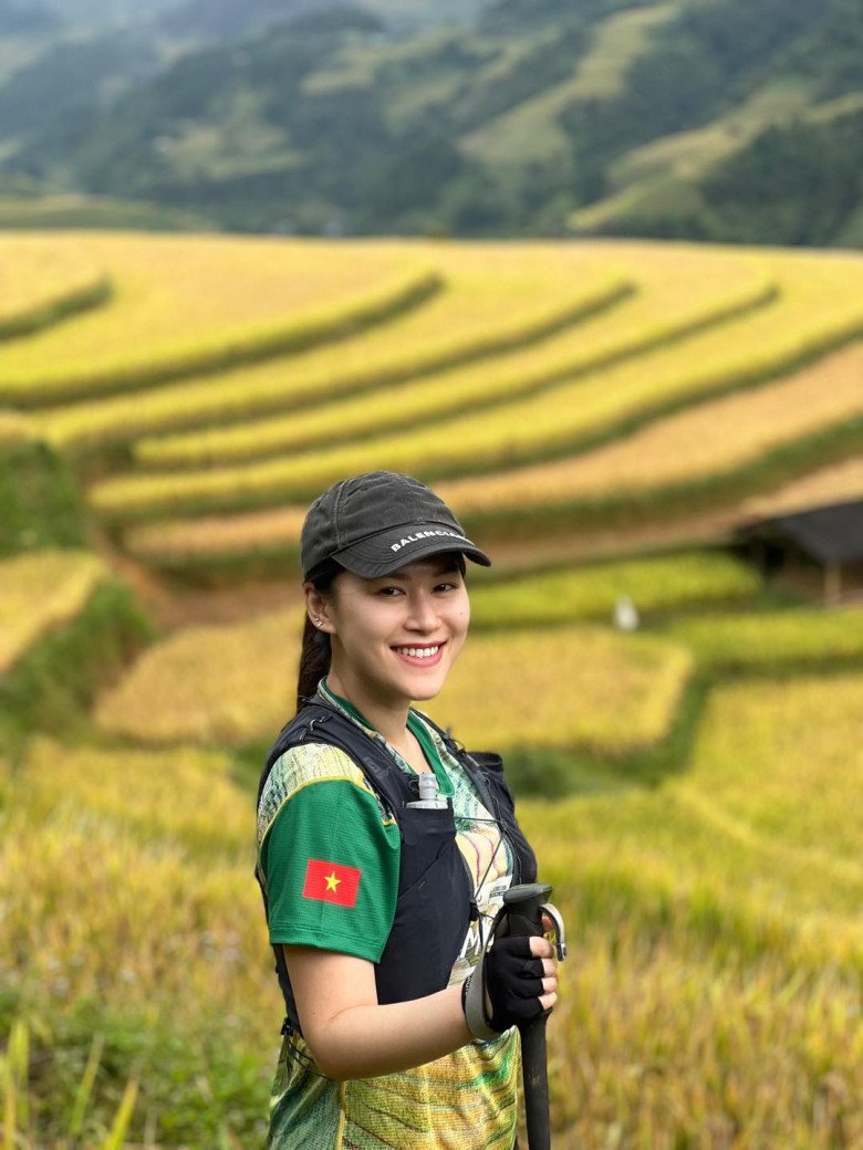 Danh tính mỹ nhân bế con trai amp;#34;Ông hoàng nhạc Việtamp;#34; từ bé: Dư tiền thừa nhan sắc, đốt bạc tỷ giữ body - 15