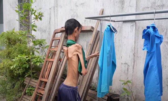 Người đàn ông gò bó nhất miền Tây, ai nhìn cũng phải thốt lên: amp; # 34; Làm người mà khổ vậy; # 34;  - 4