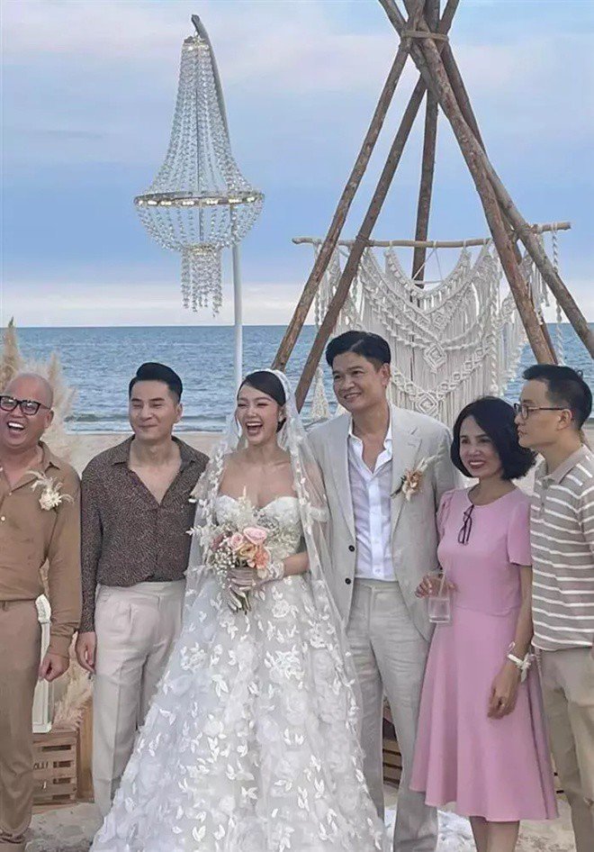 Hiện tại, tôi nghĩ bản thân đã chọn đúng người”, nữ ca sĩ nhắc đi nhắc lại điều này một cách tự hào.