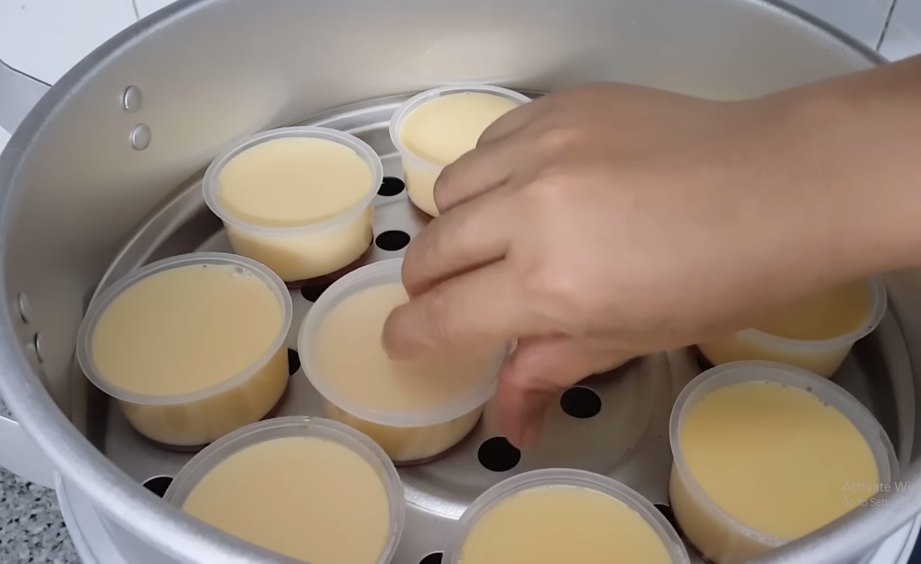 Cách làm bánh flan đơn giản tại nhà mềm, không tanh, rỗ - 16