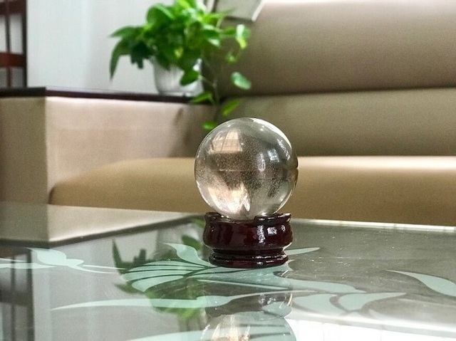 Vì sao trên bàn làm việc của các sếp lớn thường bày quả cầu phong thủy? - 3