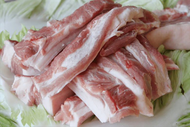 Mua thịt lợn về, đừng cho vào tủ lạnh ngay, hãy bôi thứ này lên thịt để giữ tươi lâu